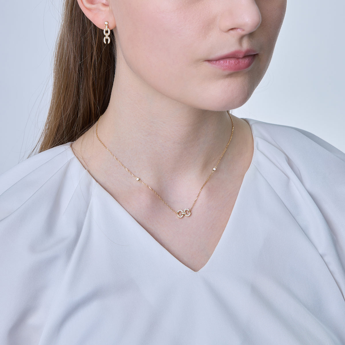 Links HC Logo Necklace (yellow gold with melee diamonds)