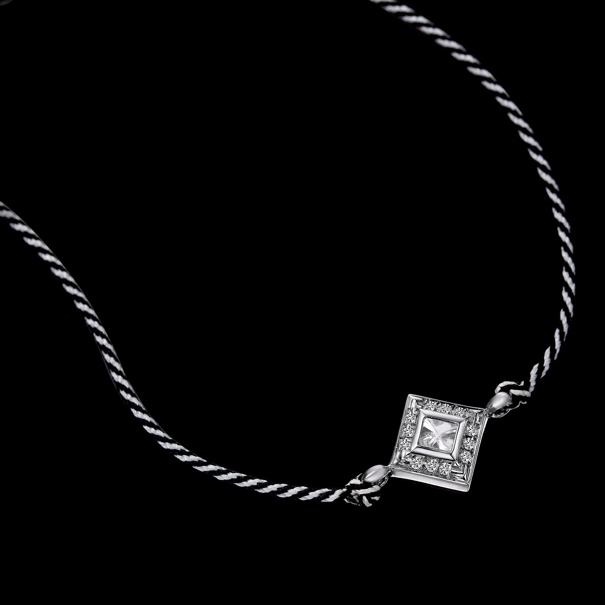 Adeve Harmony Square Samurai Braided Cord Bracelet M (white gold with melee diamonds)