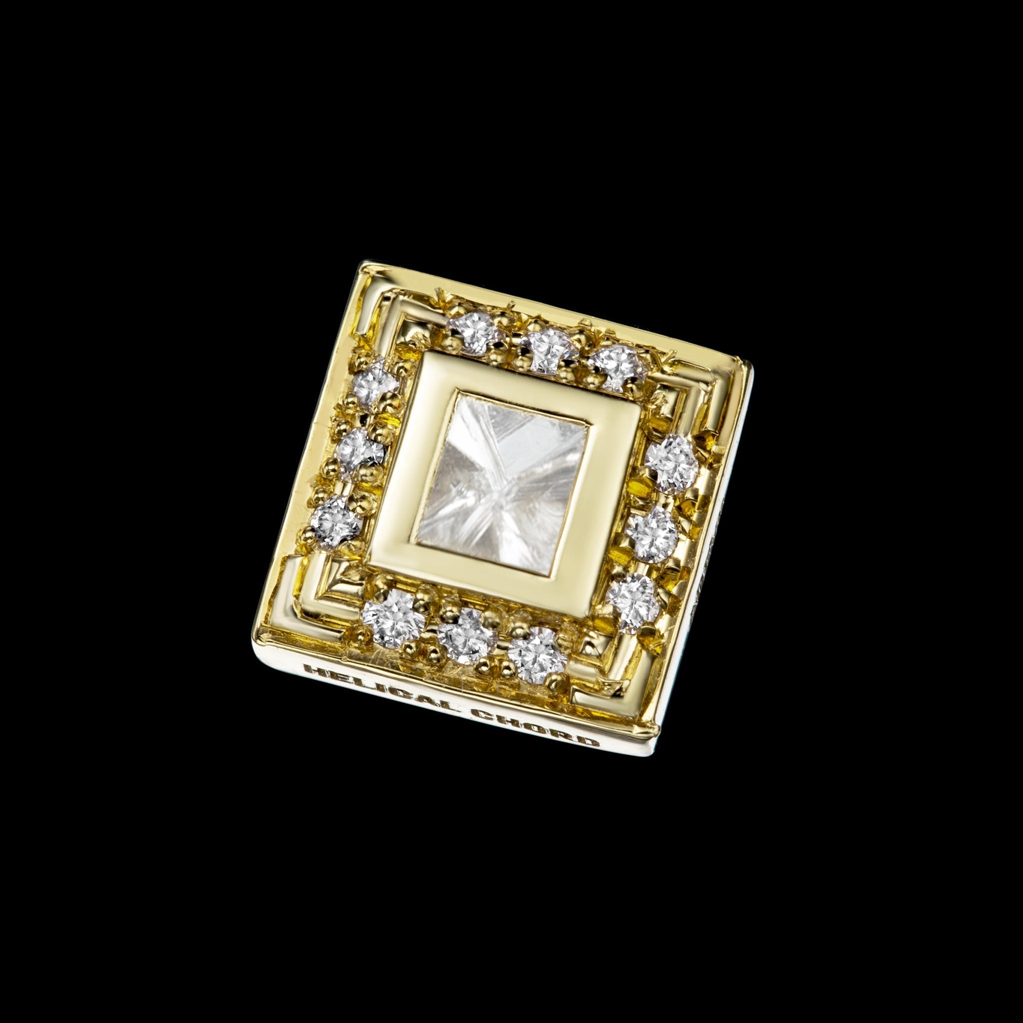 Adeve Square Earring M (yellow gold with melee diamonds)