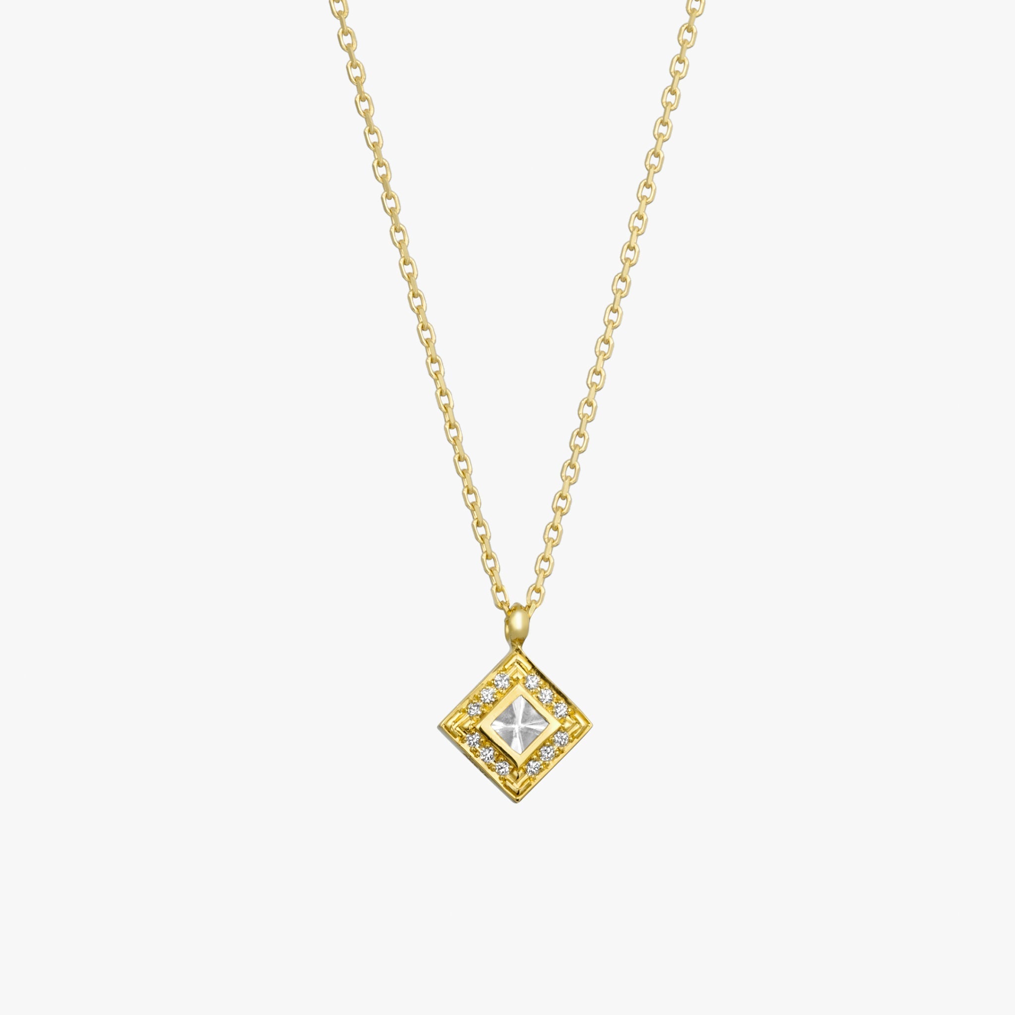 Adeve Harmony Square Necklace M (yellow gold with melee diamonds)