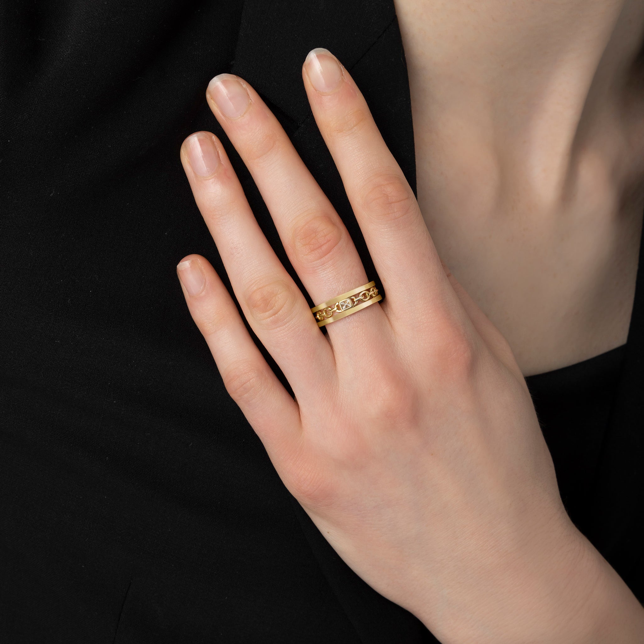 Adeve Links Eternal Ring (yellow gold)