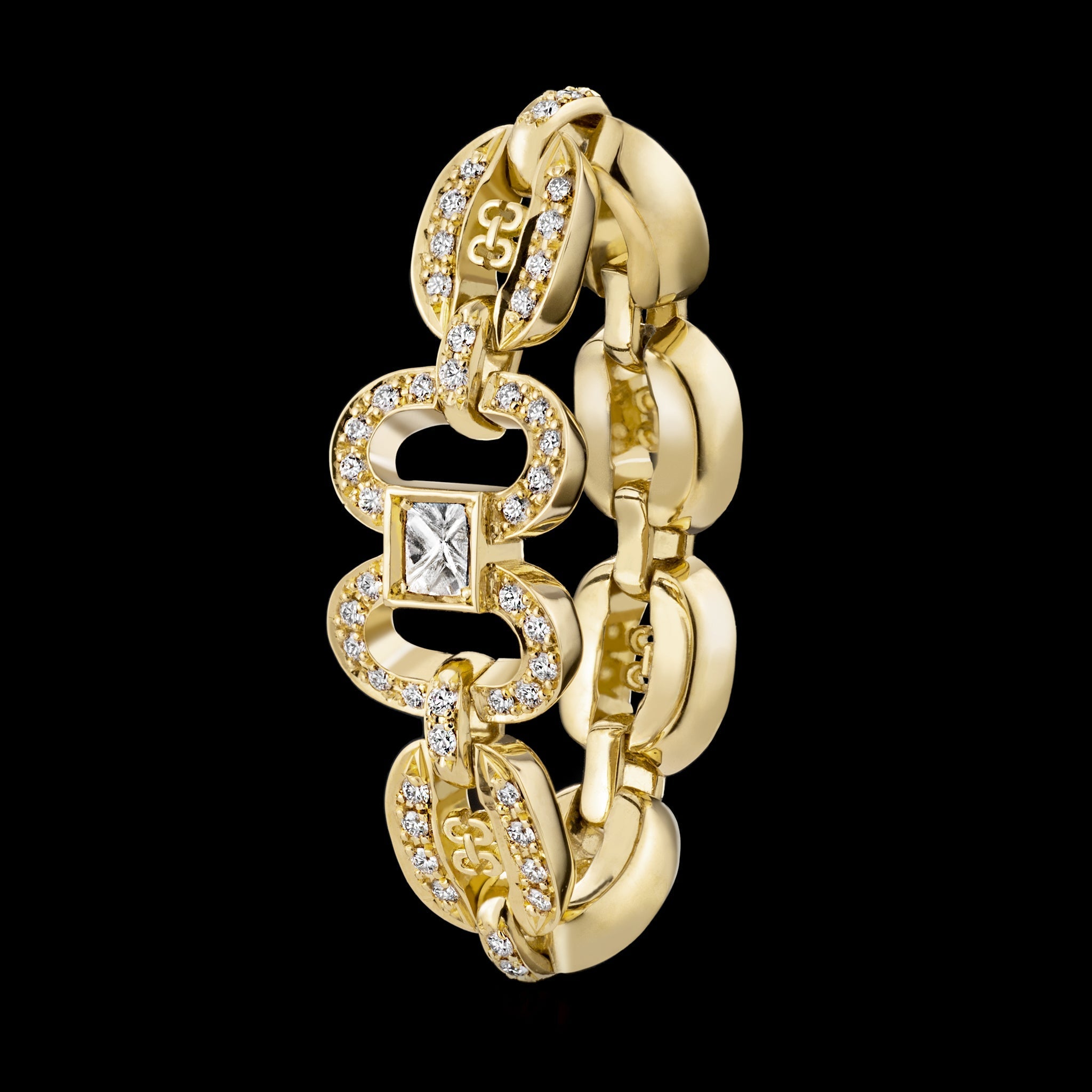 Adeve Links Iconic Ring (yellow gold with melee diamonds)