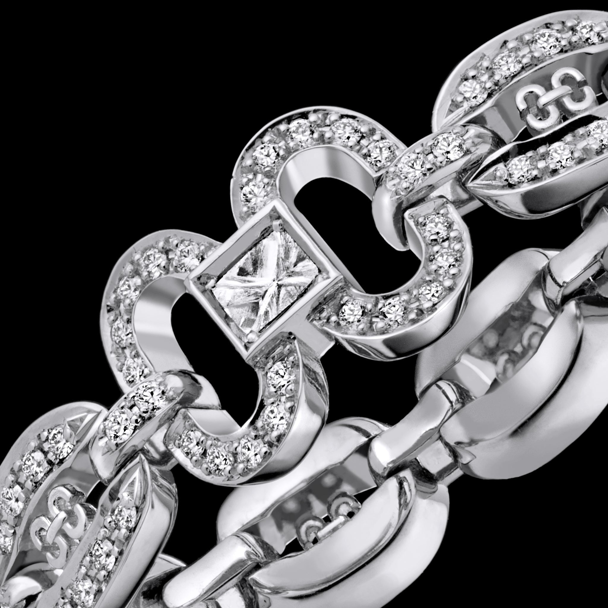 Adeve Links Iconic Ring (white gold with melee diamonds)