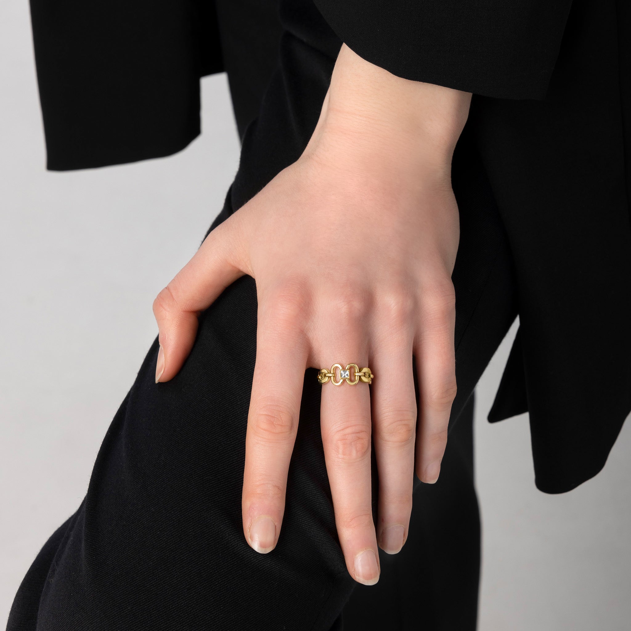 Adeve Links Iconic Ring (yellow gold)