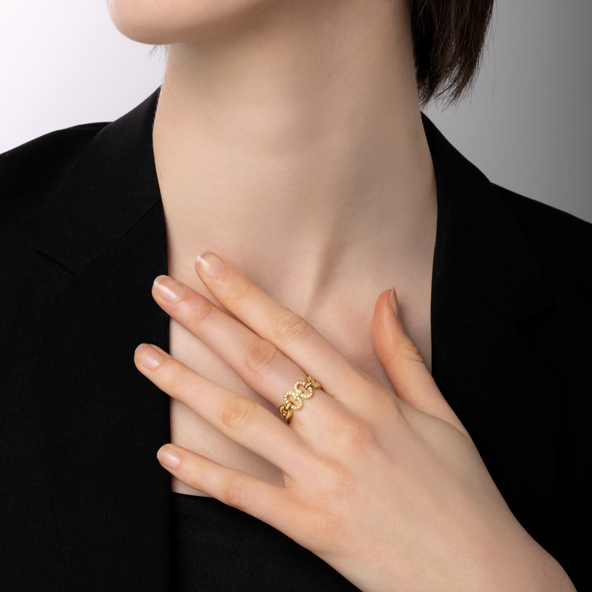 Links Iconic Chain Ring (yellow gold with diamonds)