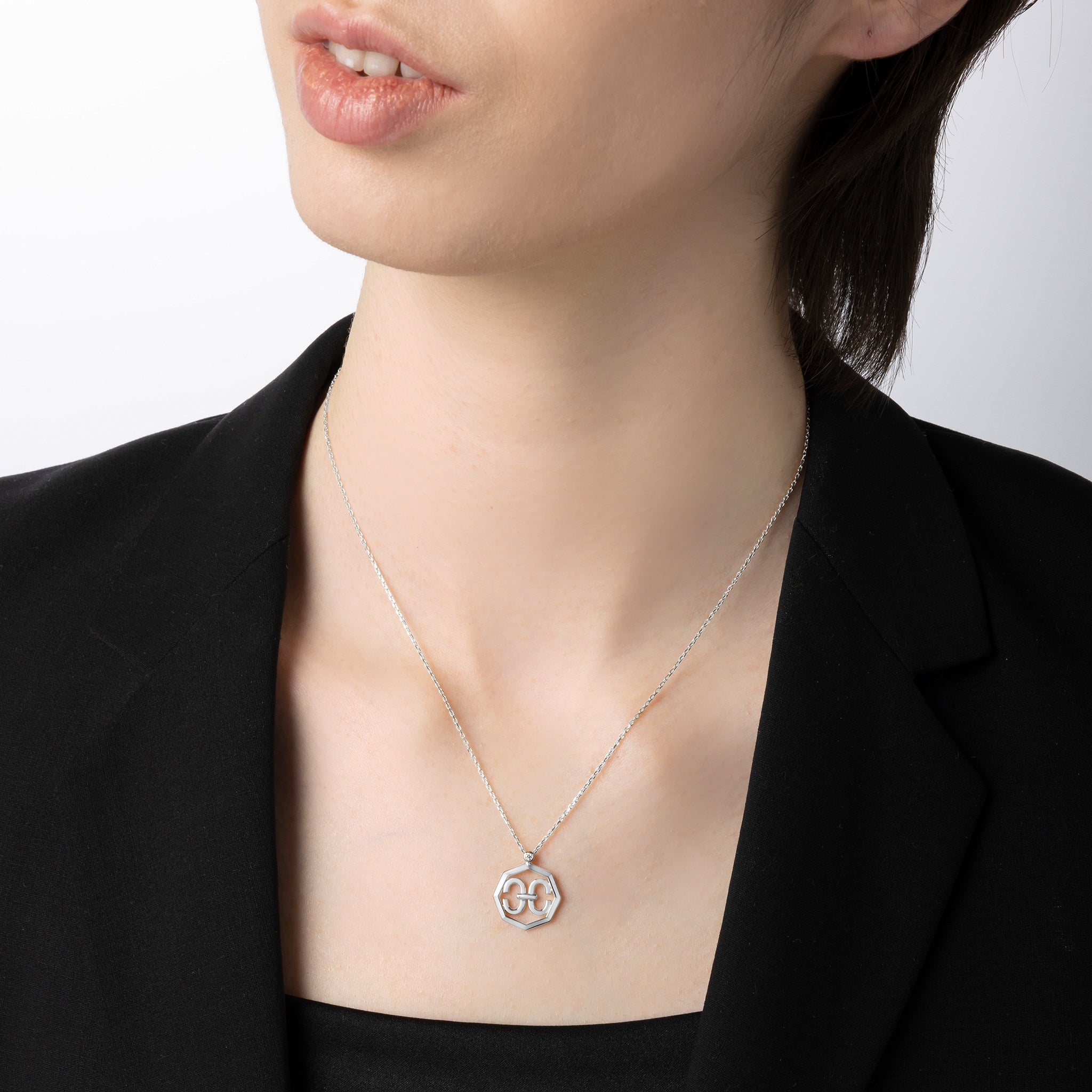 Harmony Iconic Octagon Necklace (white gold)